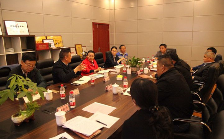 區(qū)工信局張乃成局長做了總結(jié)發(fā)言