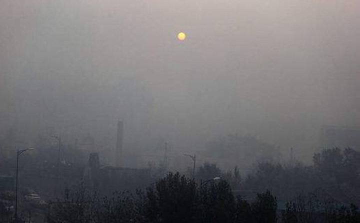 極目遠(yuǎn)望灰蒙蒙 極目遠(yuǎn)望灰蒙蒙