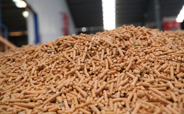 秸稈顆粒機(jī)械設(shè)備把秸稈變成賺錢的“棒棒”